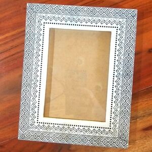 World Market Geometric Design Picture Frame for 5 x 7 size picture photo